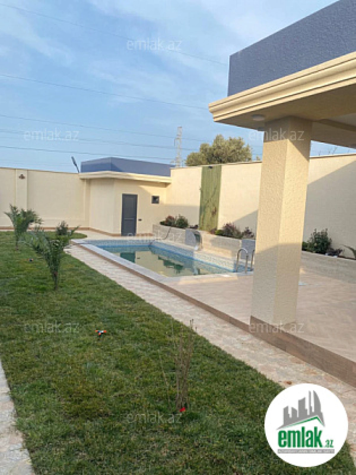 Satılır 6 otaqlı həyət evi 220 m²