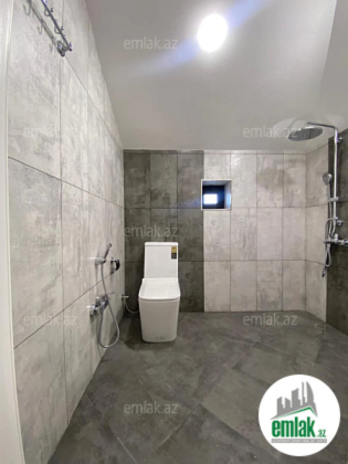 Satılır 6 otaqlı həyət evi 220 m²