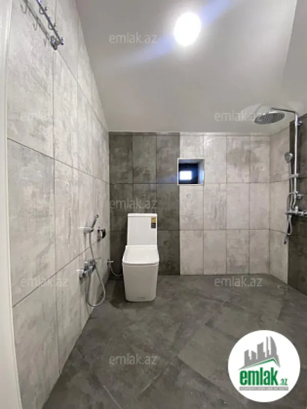 Satılır 6 otaqlı həyət evi 220 m²