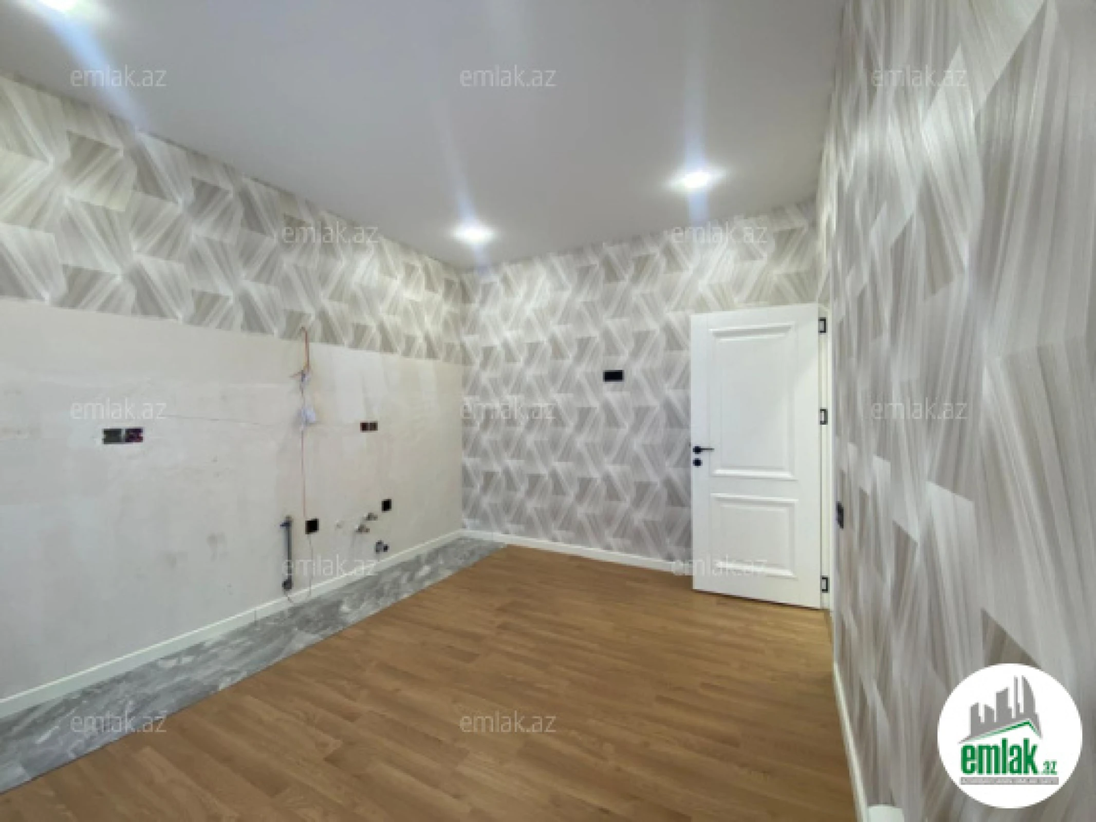 Satılır 6 otaqlı həyət evi 220 m²