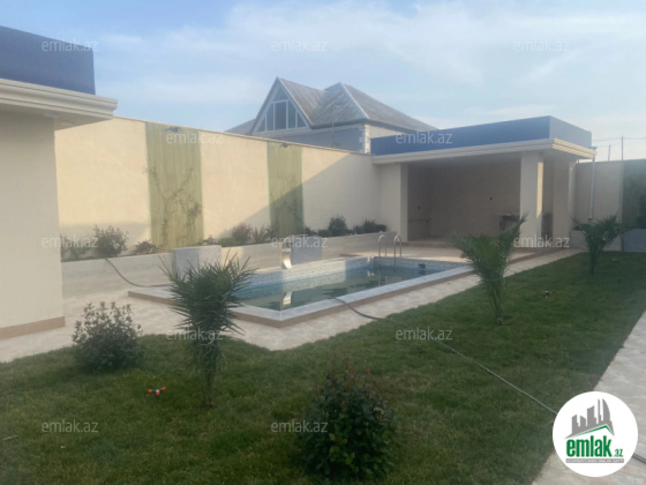 Satılır 6 otaqlı həyət evi 220 m²