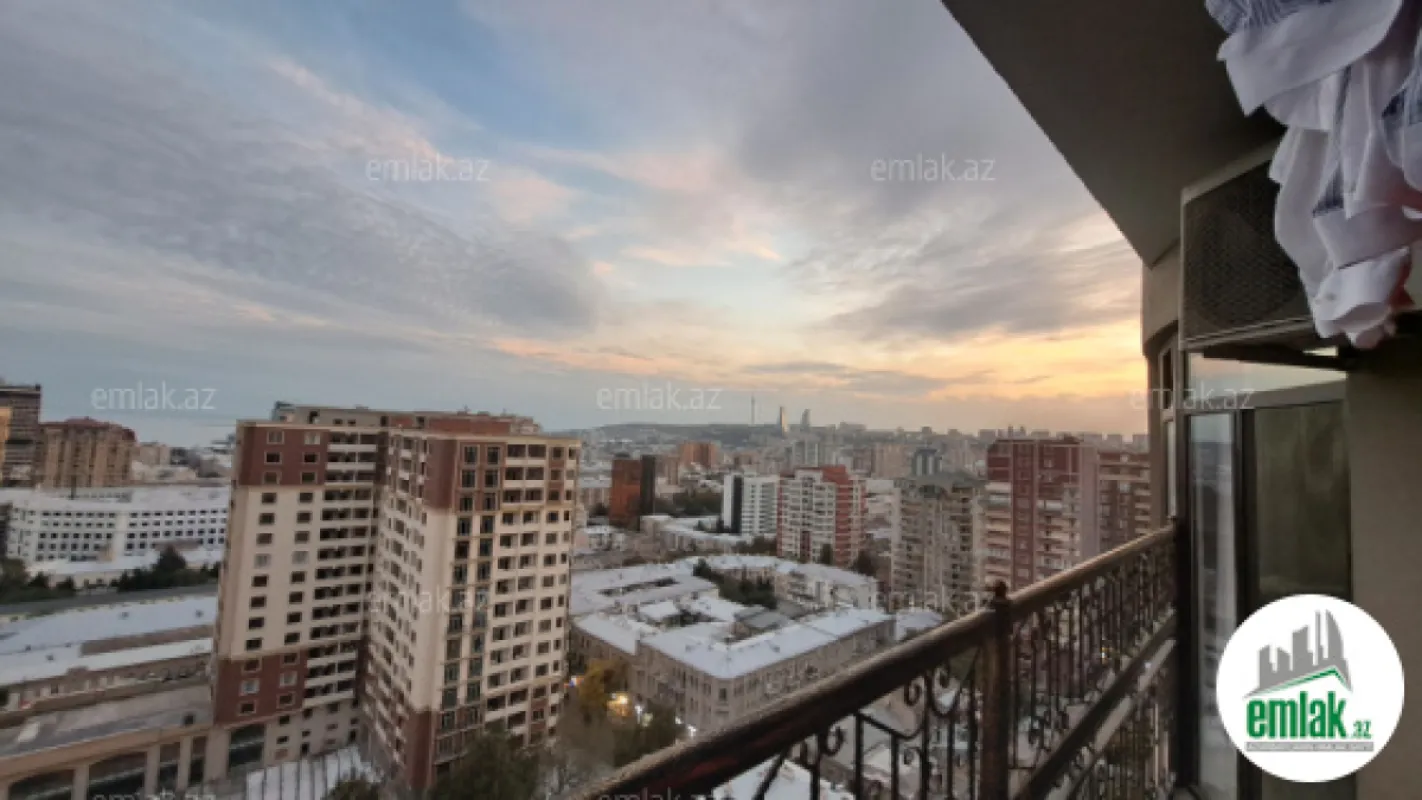 Satılır 3 otaqlı yeni tikili 132 m²