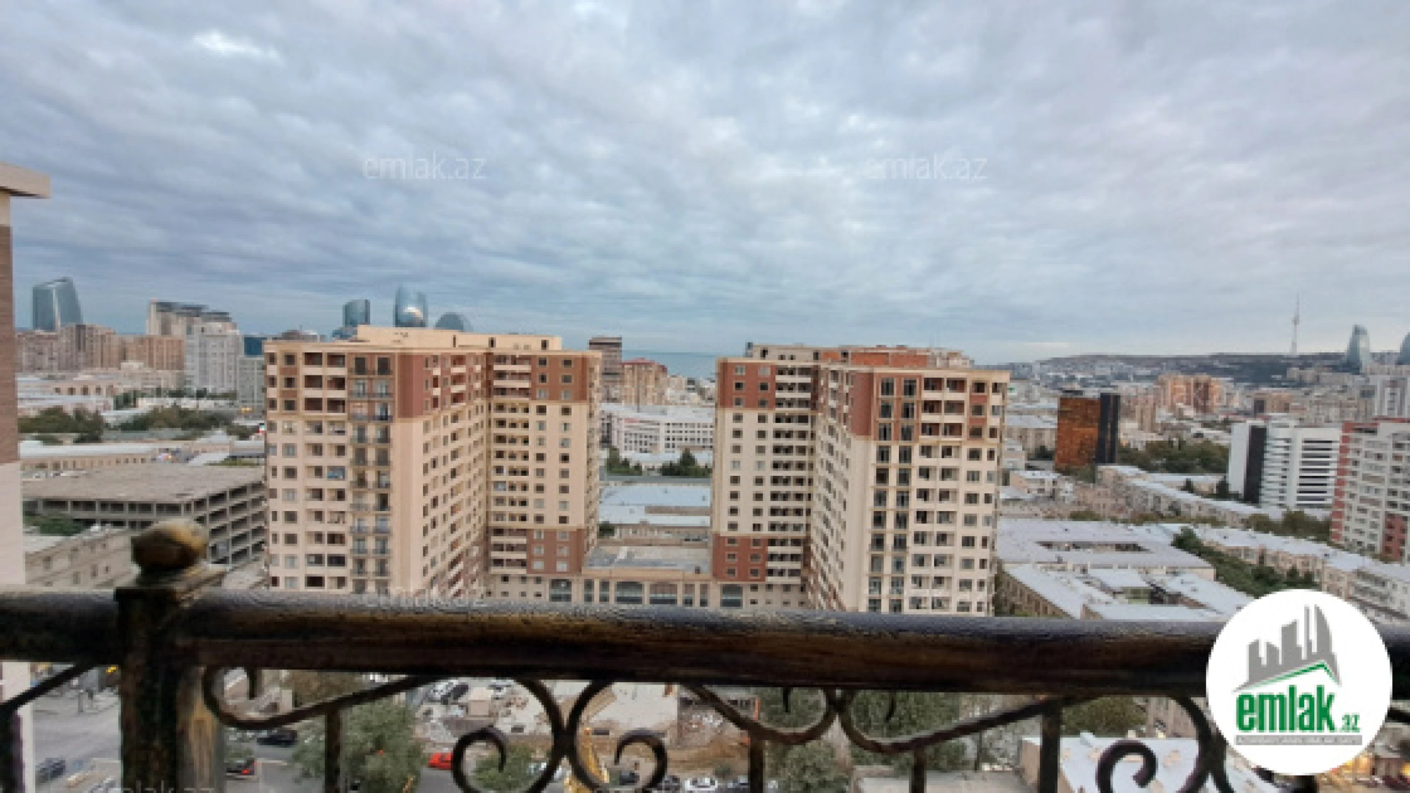 Satılır 3 otaqlı yeni tikili 132 m²