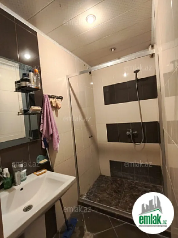 Satılır 3 otaqlı köhnə tikili 60 m²