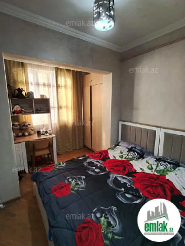 Satılır 3 otaqlı köhnə tikili 60 m²