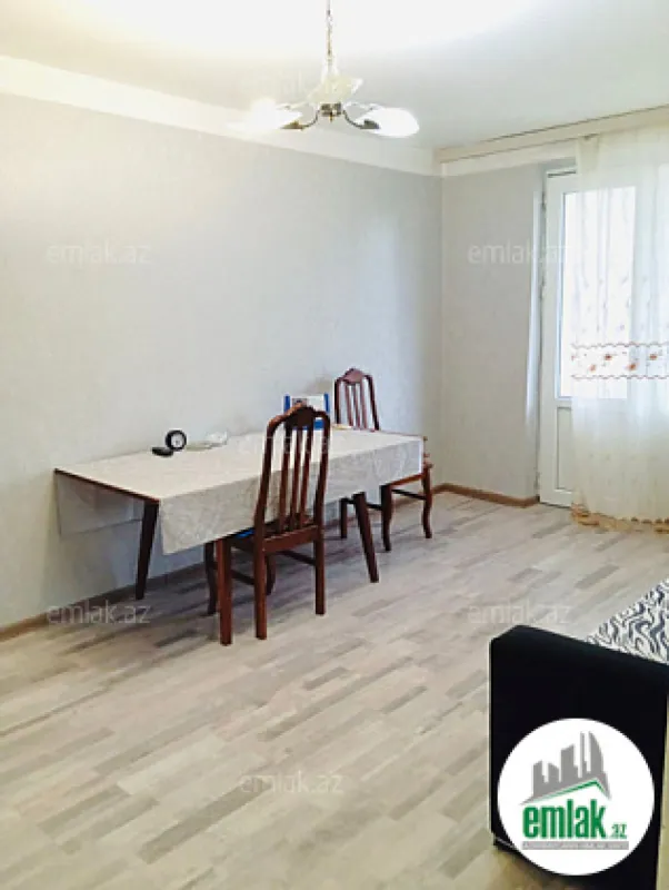 Satılır 2 otaqlı köhnə tikili 55 m²
