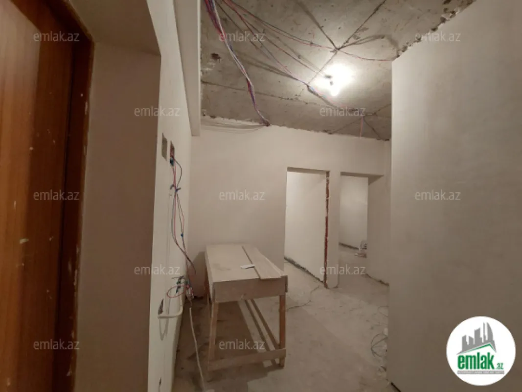 Satılır 2 otaqlı köhnə tikili 61 m²