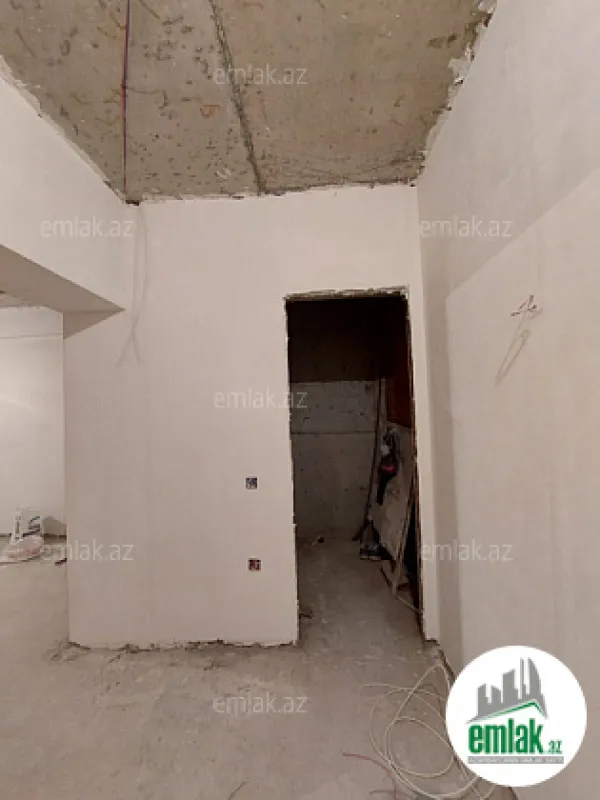 Satılır 2 otaqlı köhnə tikili 61 m²