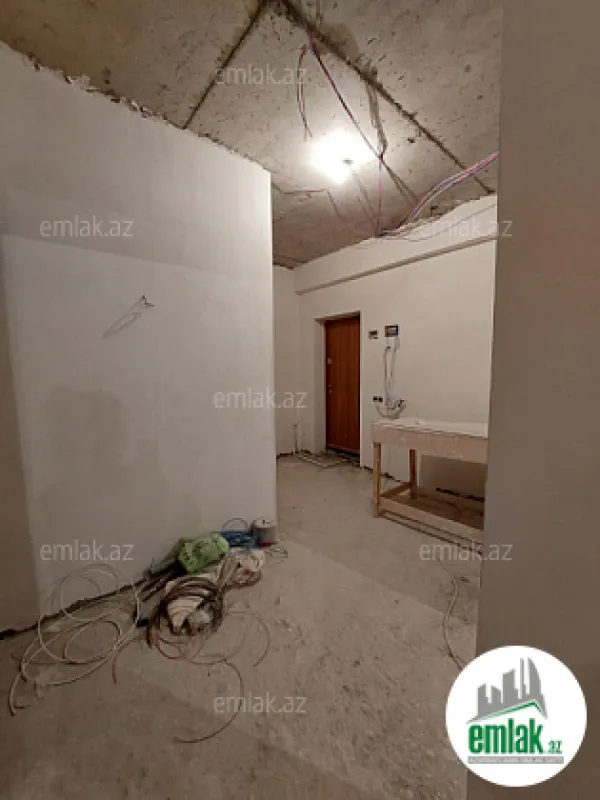 Satılır 2 otaqlı köhnə tikili 61 m²