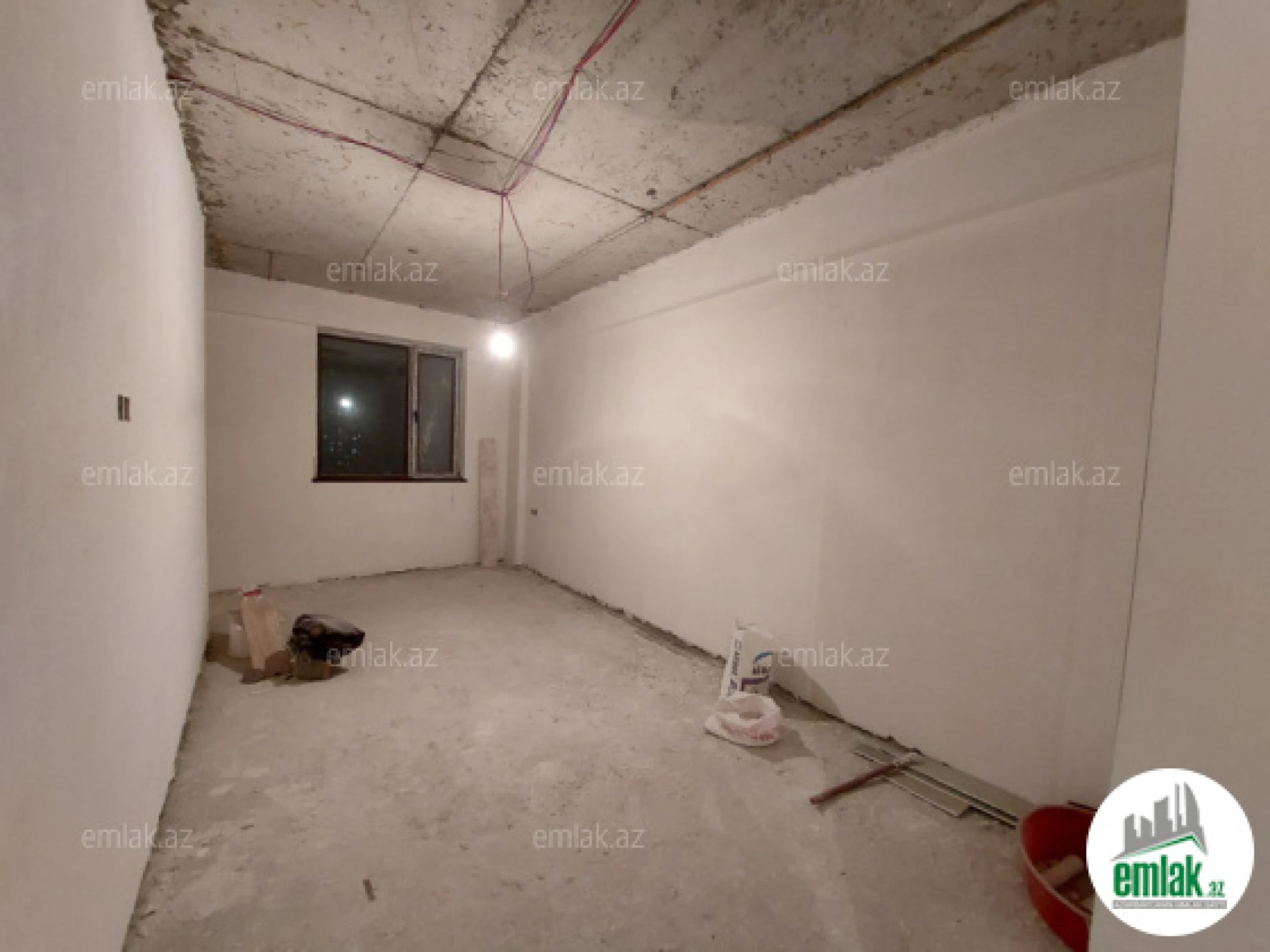 Satılır 2 otaqlı köhnə tikili 61 m²