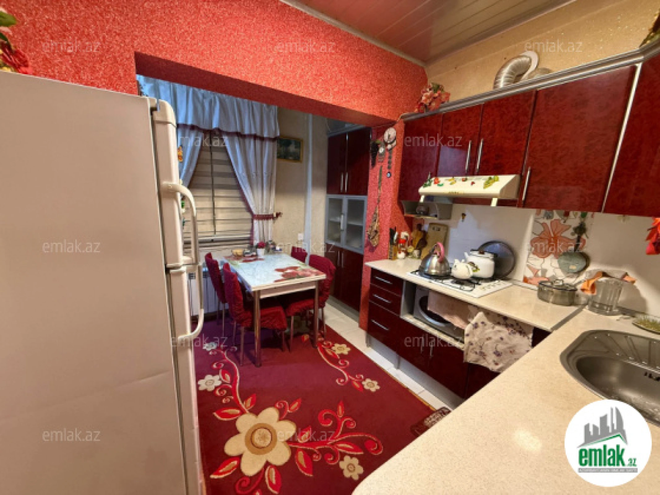 Satılır 3 otaqlı köhnə tikili 90 m²