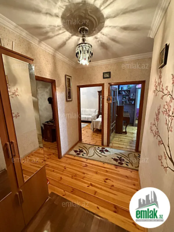 Satılır 3 otaqlı köhnə tikili 90 m²
