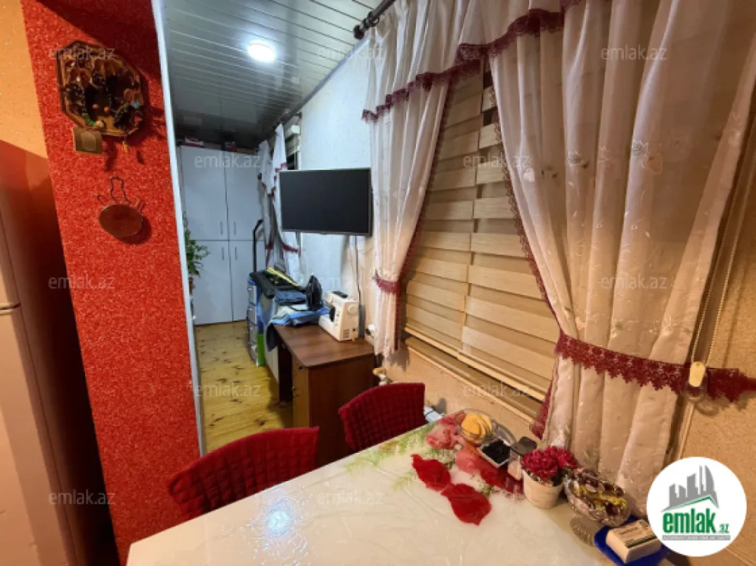 Satılır 3 otaqlı köhnə tikili 90 m²