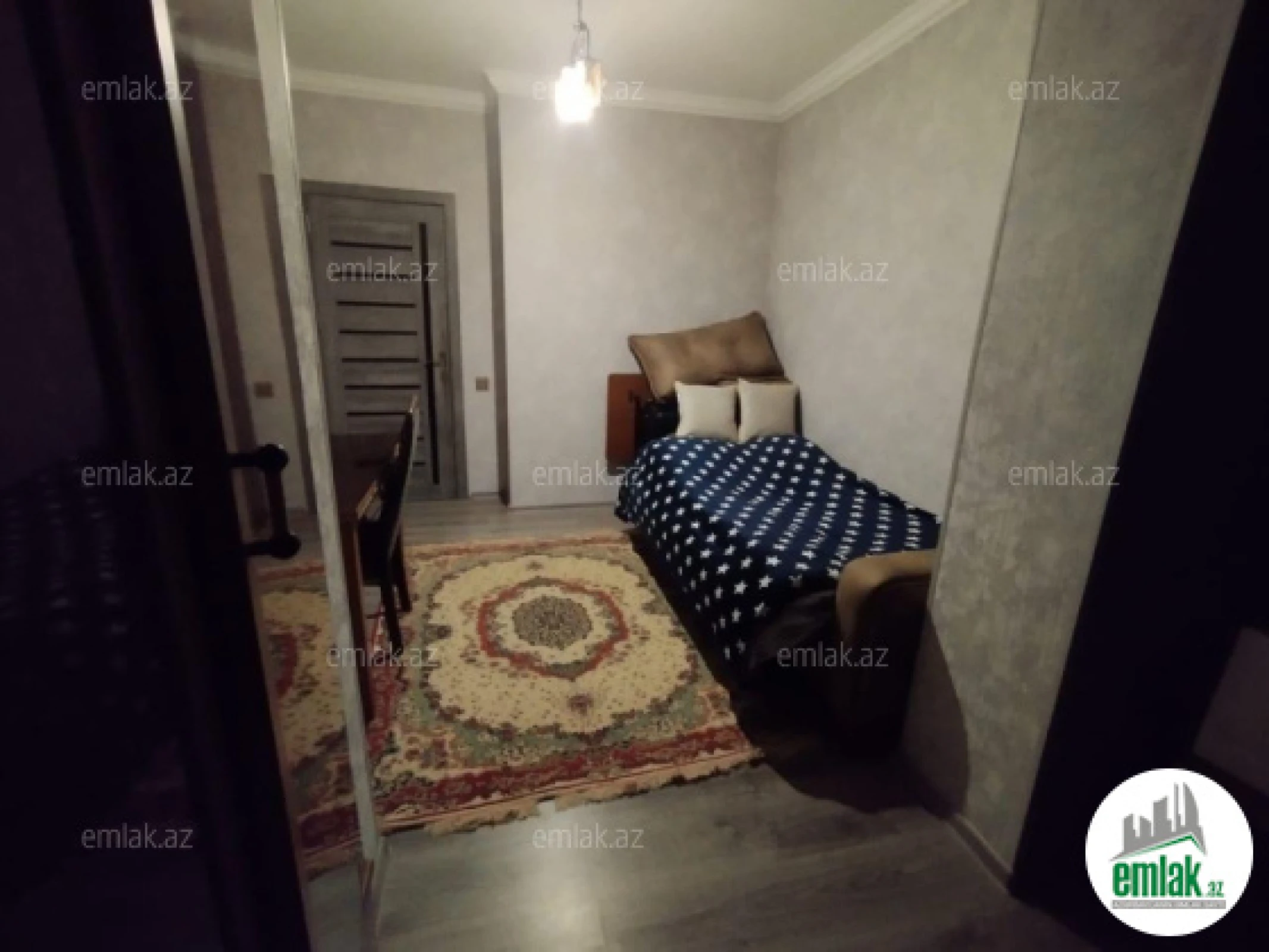 Satılır 4 otaqlı köhnə tikili 110 m²