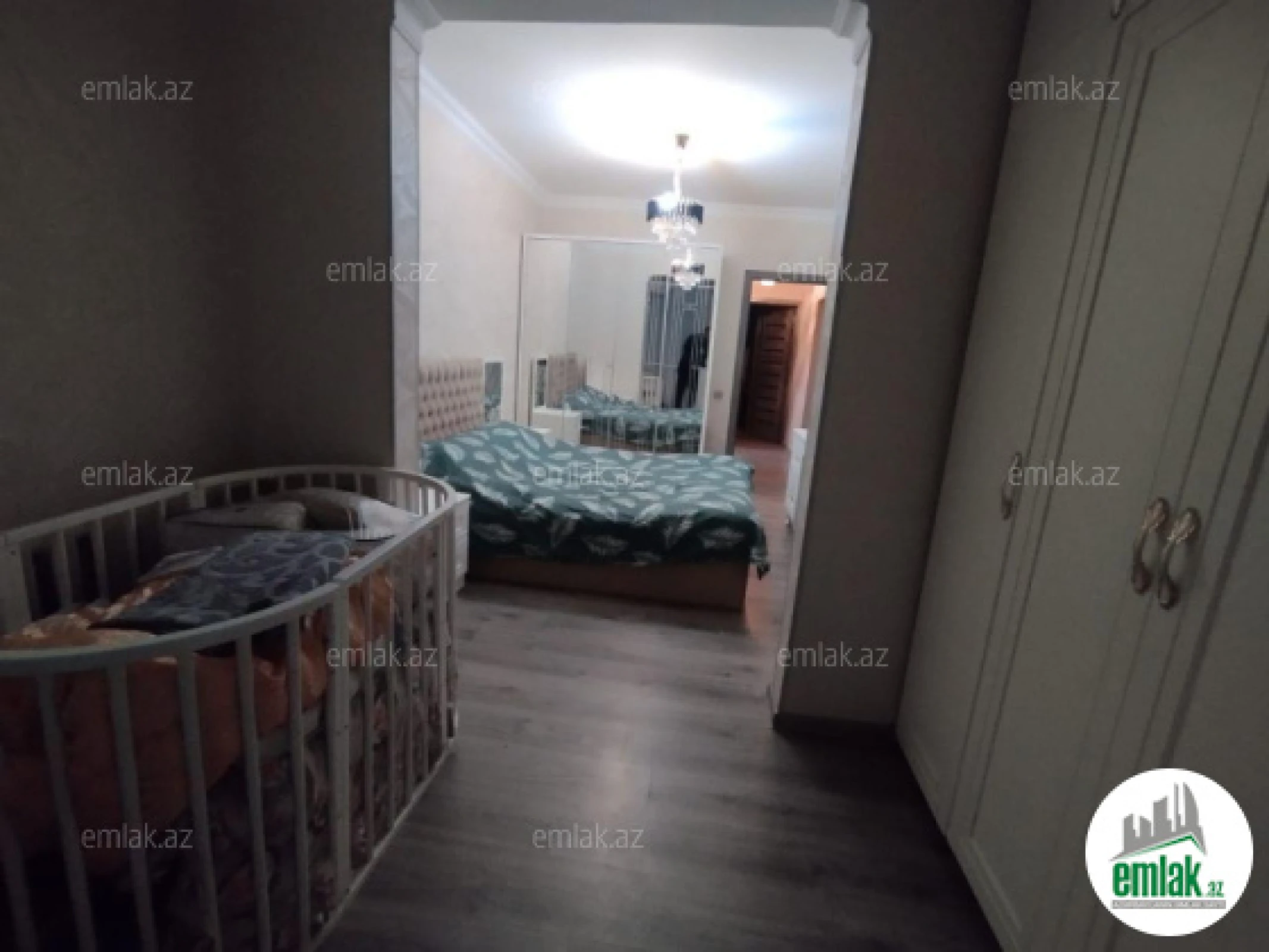 Satılır 4 otaqlı köhnə tikili 110 m²