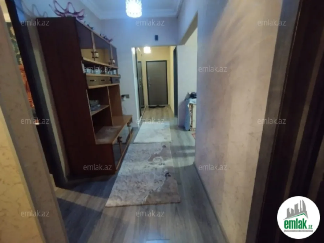 Satılır 4 otaqlı köhnə tikili 110 m²