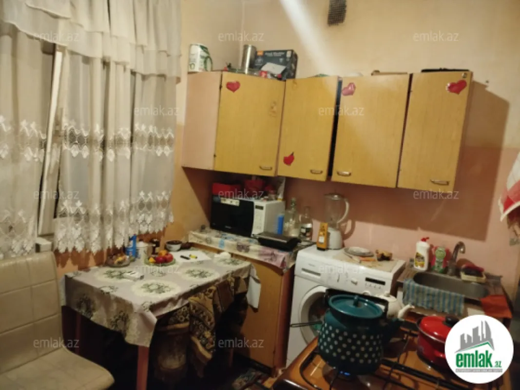 Satılır 5 otaqlı köhnə tikili 130 m²