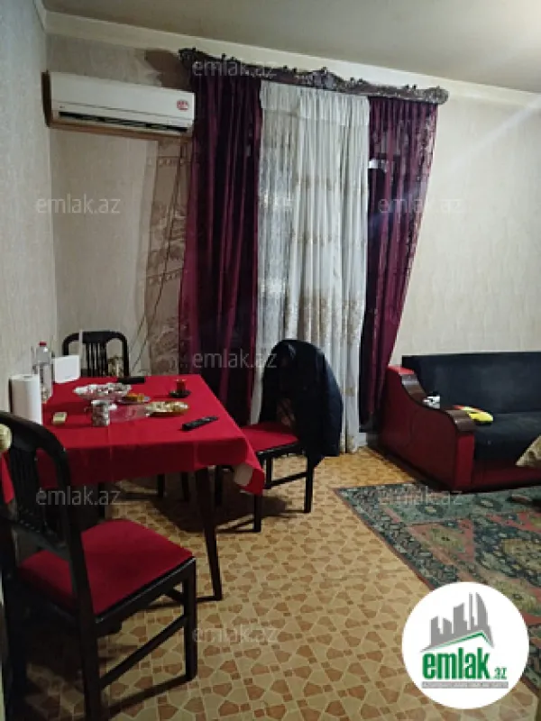 Satılır 5 otaqlı köhnə tikili 130 m²