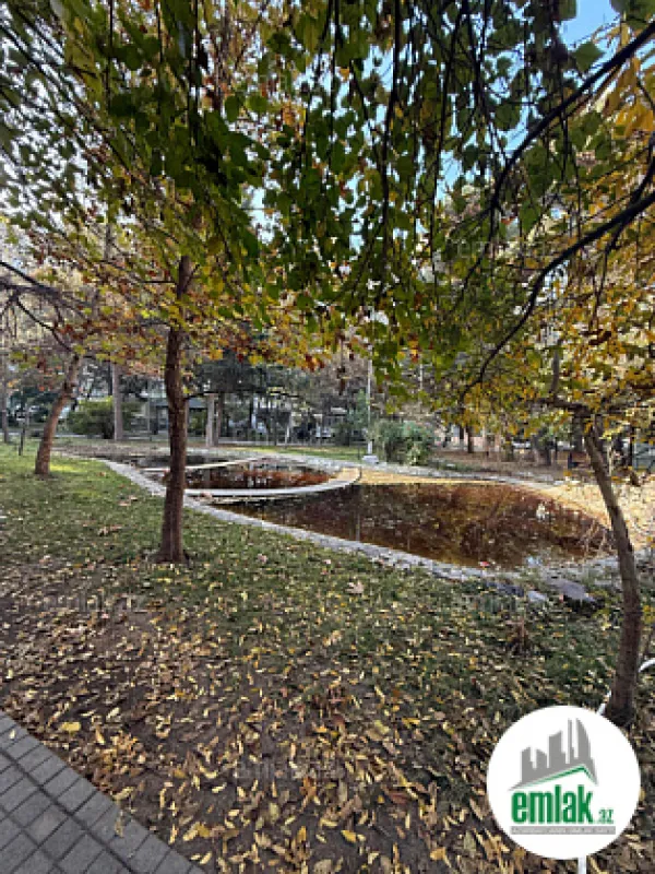 Satılır 5 otaqlı köhnə tikili 130 m²