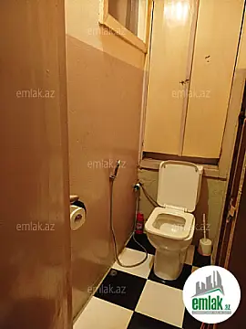 Satılır 5 otaqlı köhnə tikili 130 m²