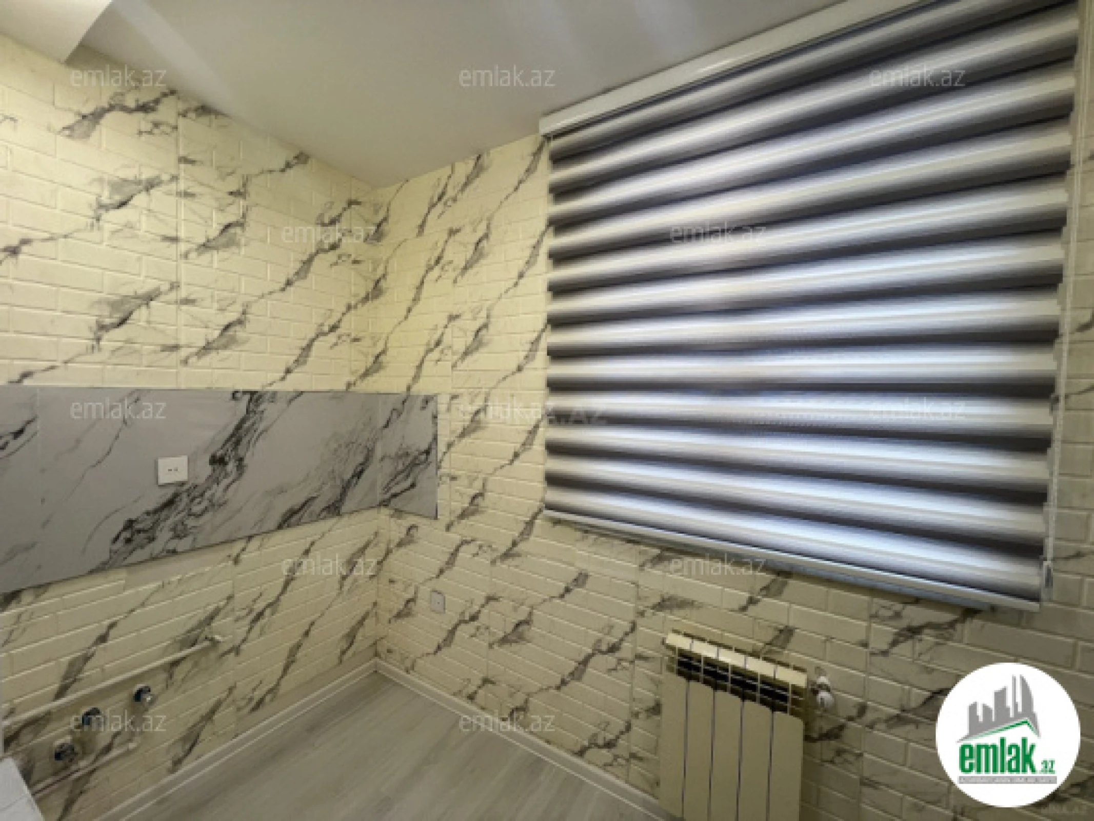 Satılır 2 otaqlı köhnə tikili 40 m²