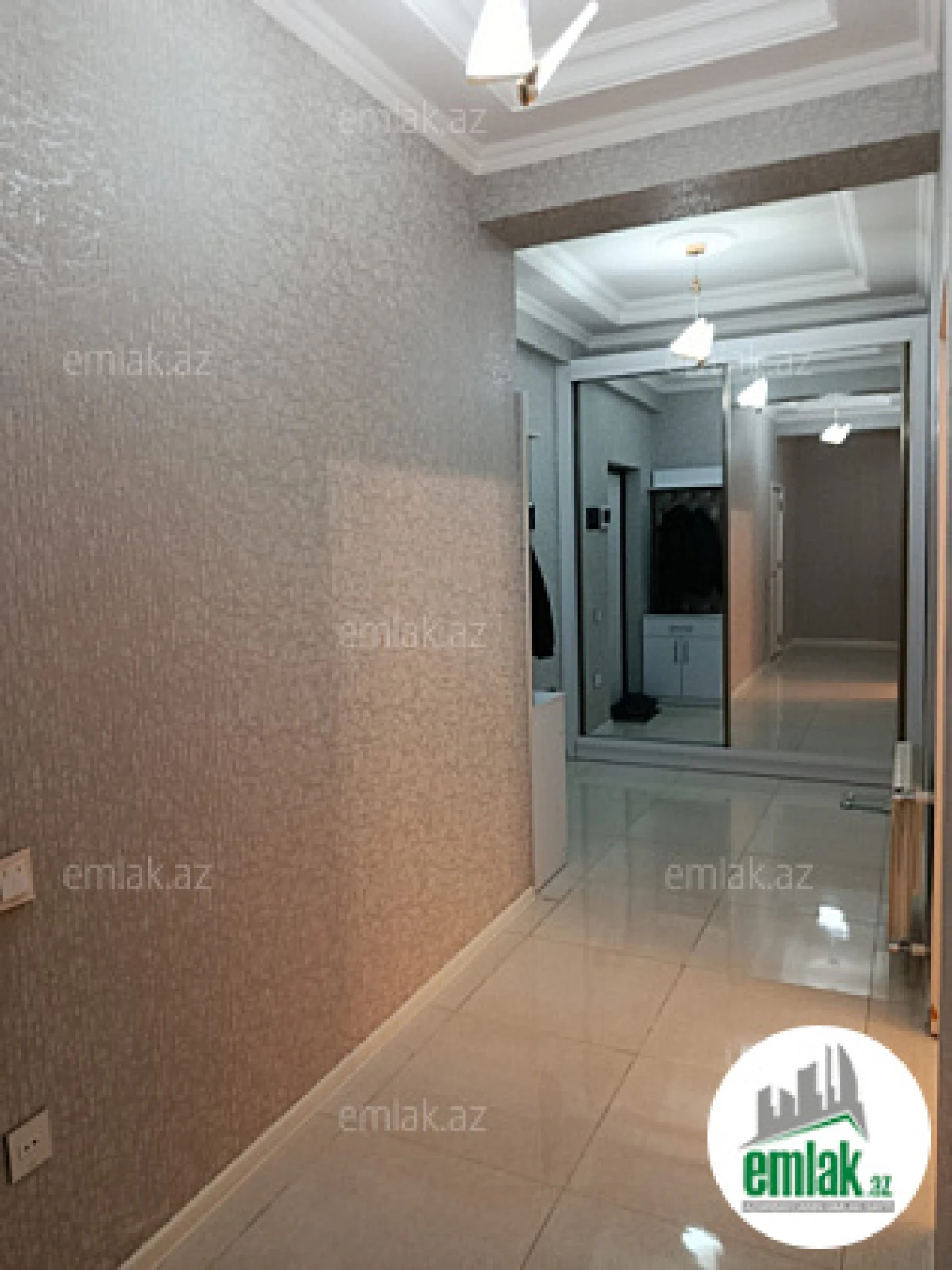 Satılır 2 otaqlı yeni tikili 70 m²