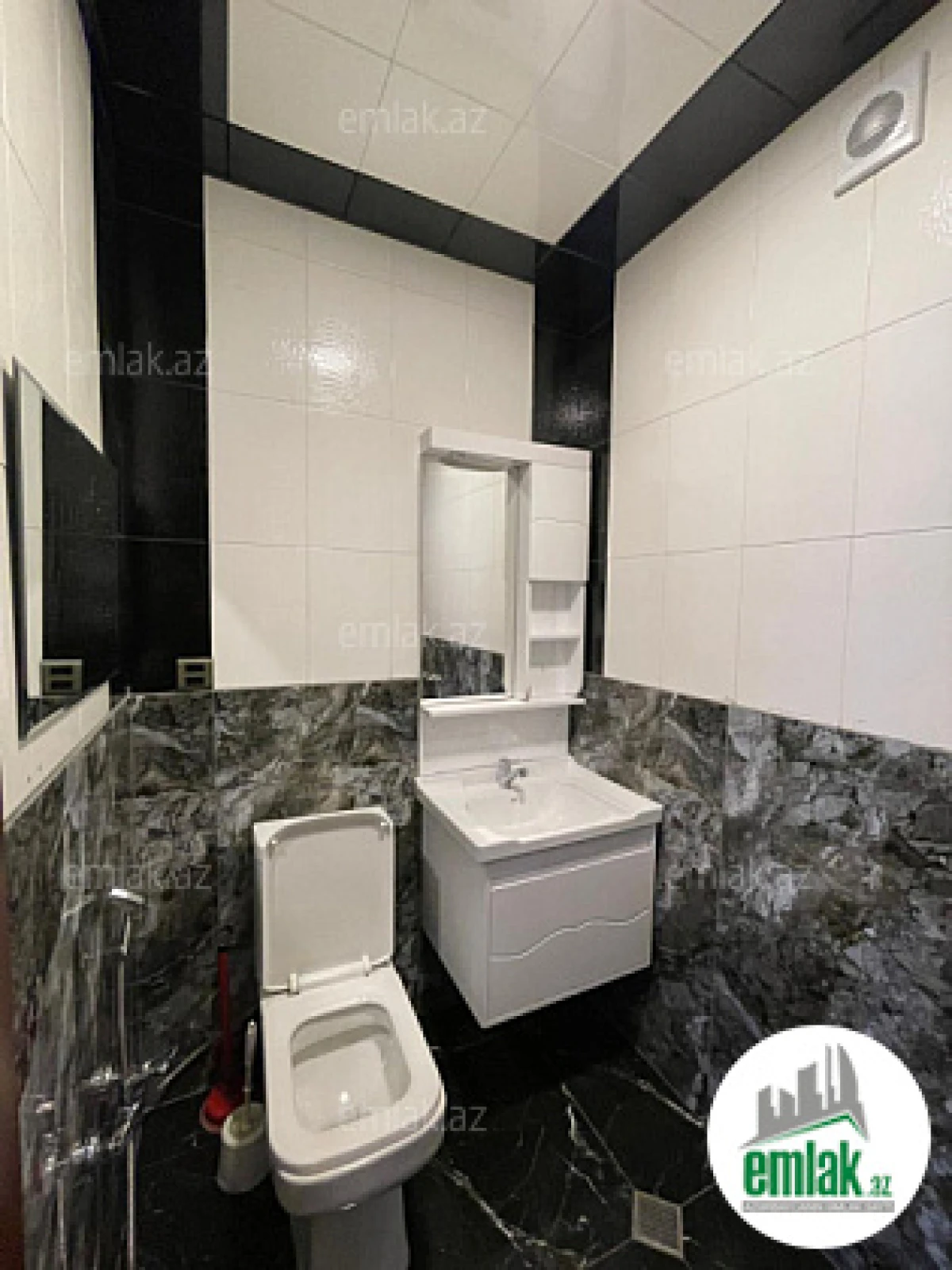 Satılır 3 otaqlı yeni tikili 150 m²