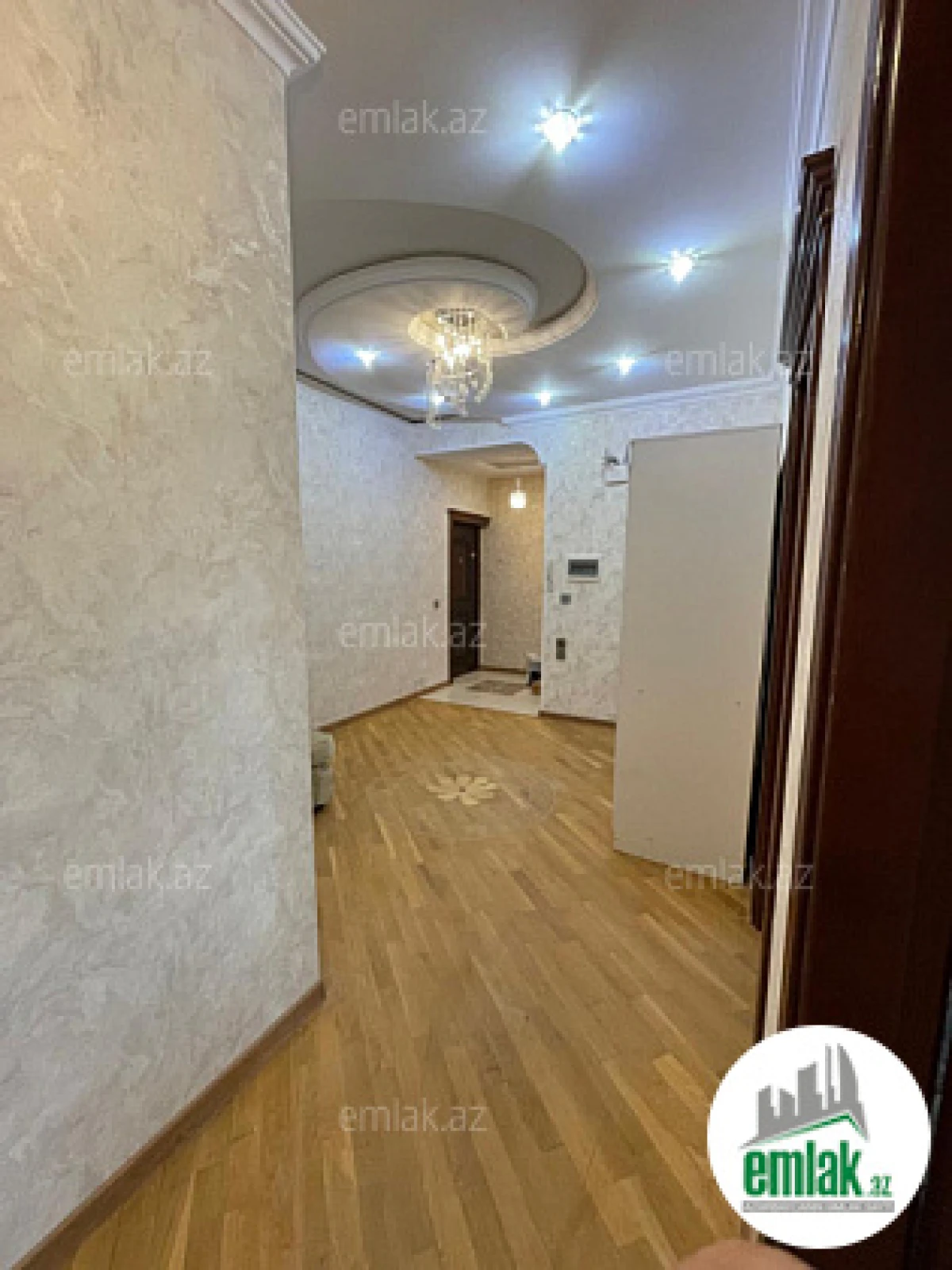 Satılır 3 otaqlı yeni tikili 150 m²