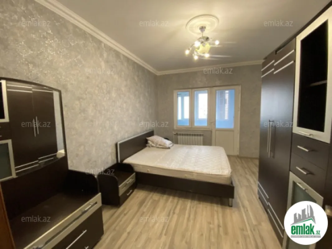 Satılır 2 otaqlı köhnə tikili 70 m²