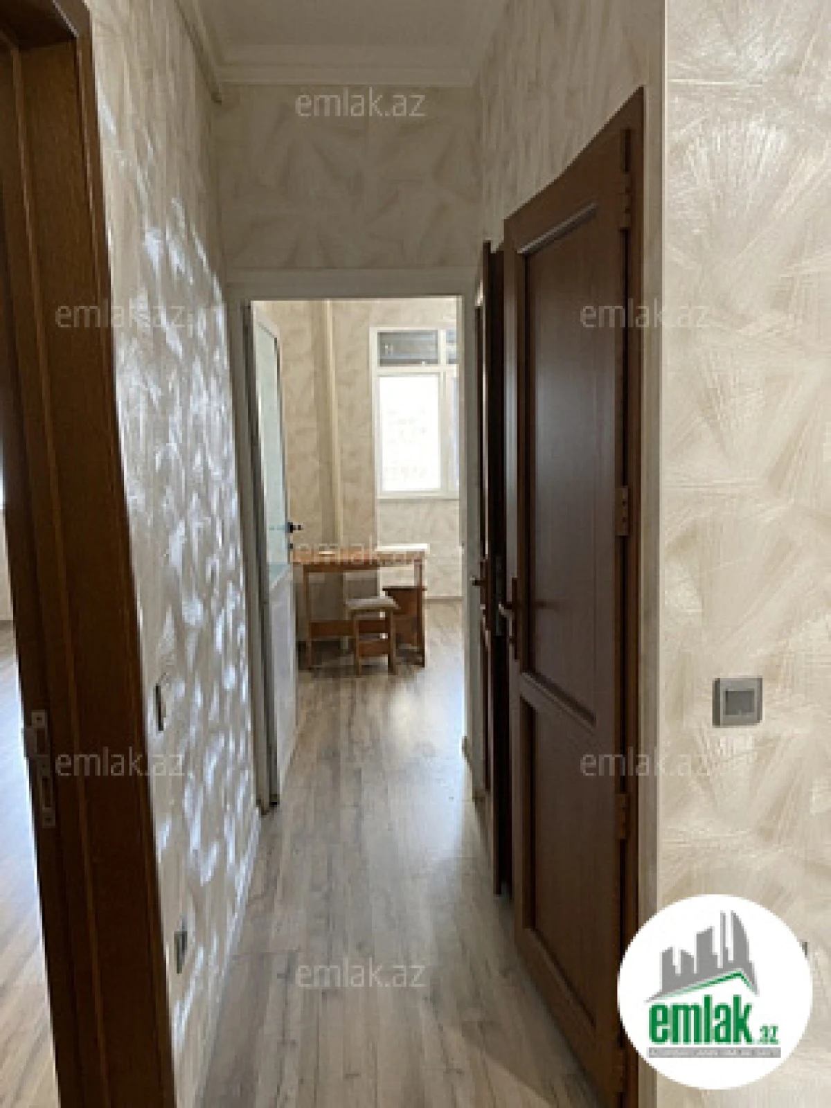 Satılır 2 otaqlı köhnə tikili 70 m²