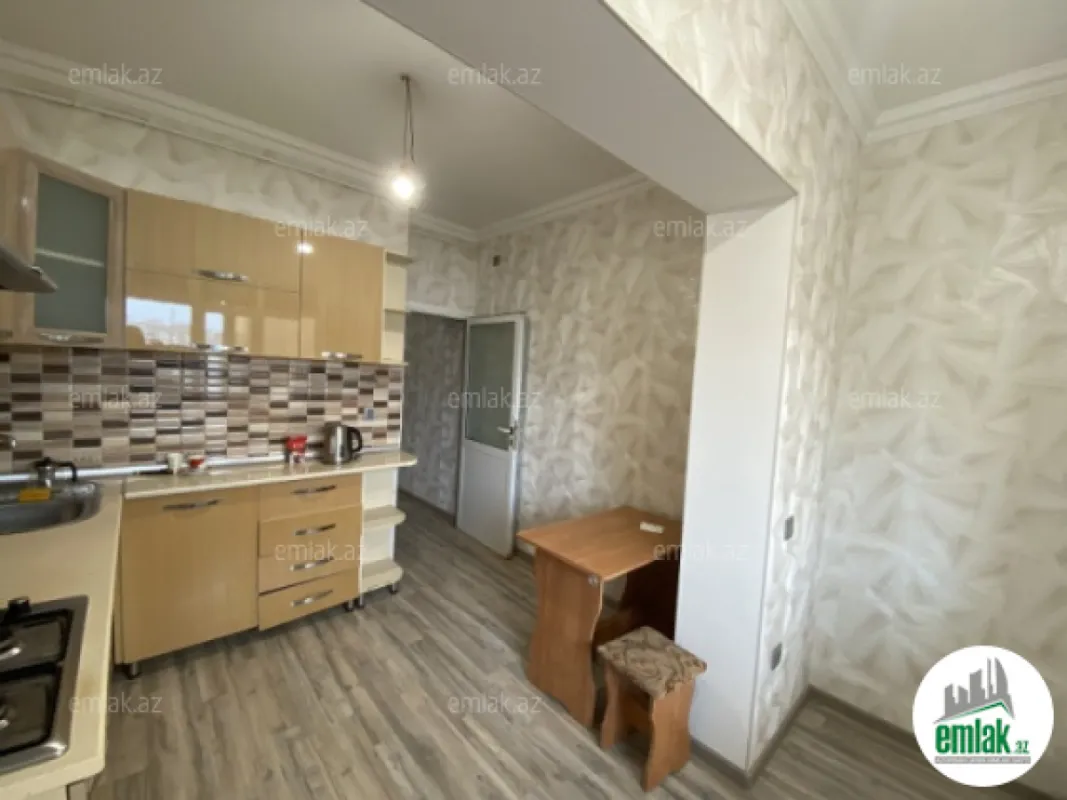 Satılır 2 otaqlı köhnə tikili 70 m²