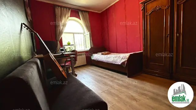 Satılır 6 otaqlı həyət evi 172 m²