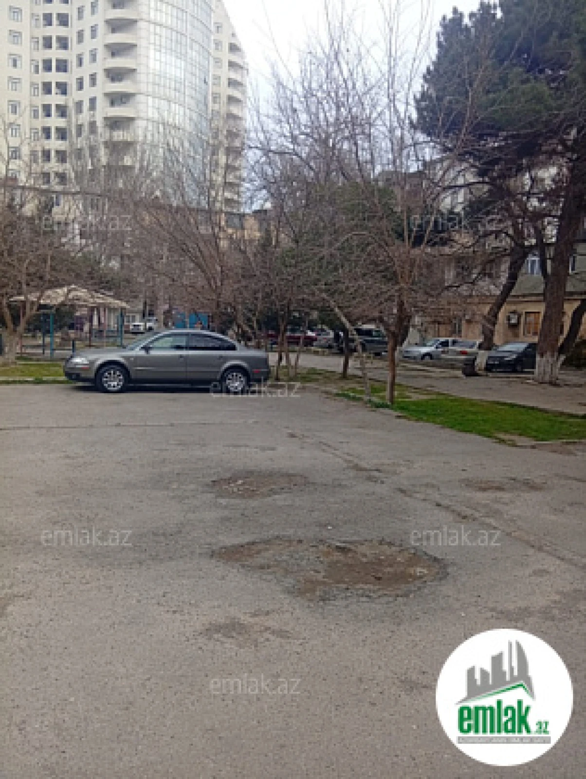 Satılır 3 otaqlı köhnə tikili 75 m²