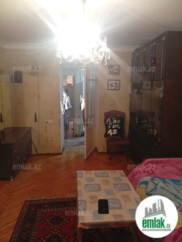 Satılır 3 otaqlı köhnə tikili 75 m²