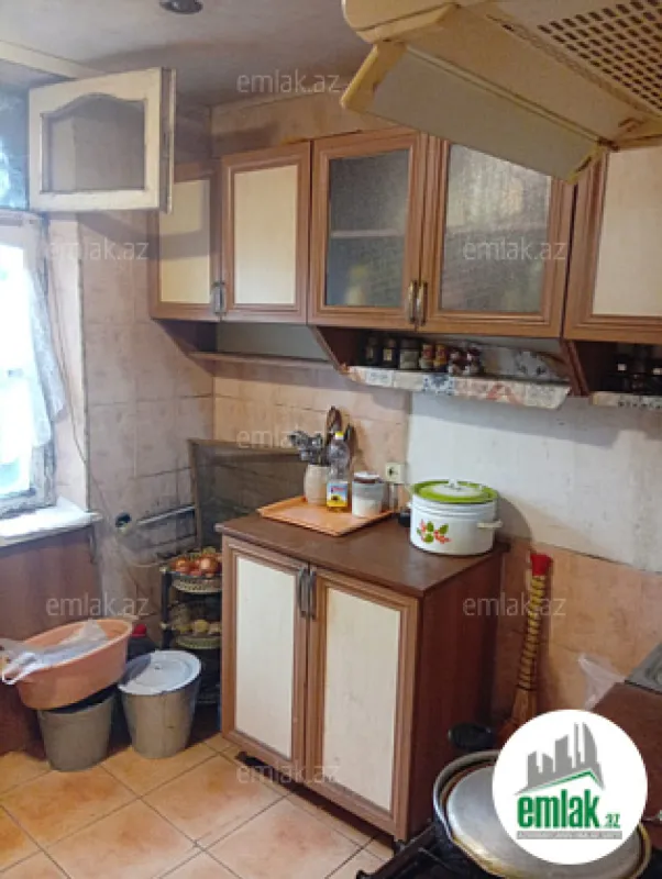 Satılır 3 otaqlı köhnə tikili 75 m²