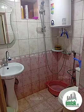 Satılır 3 otaqlı köhnə tikili 75 m²
