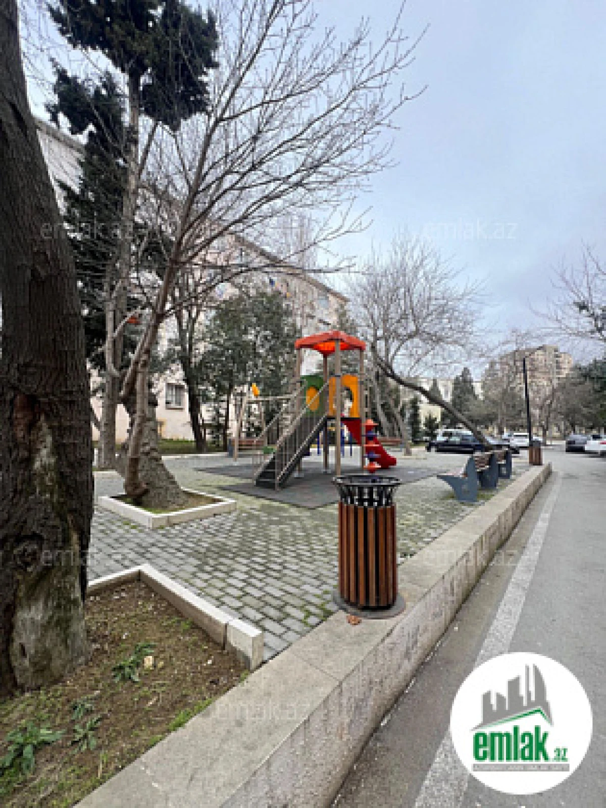 Satılır 2 otaqlı köhnə tikili 60 m²