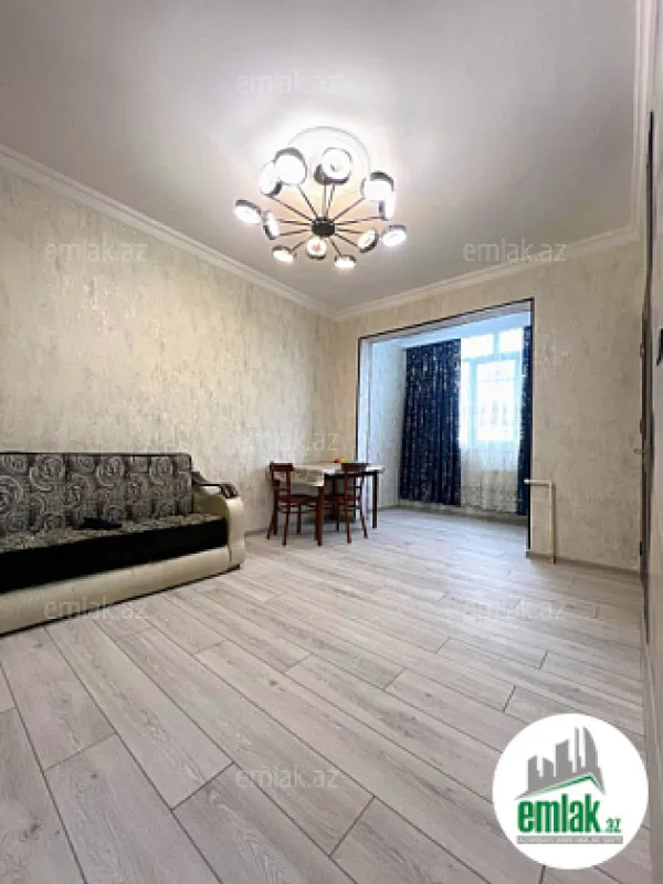 Satılır 2 otaqlı köhnə tikili 60 m²