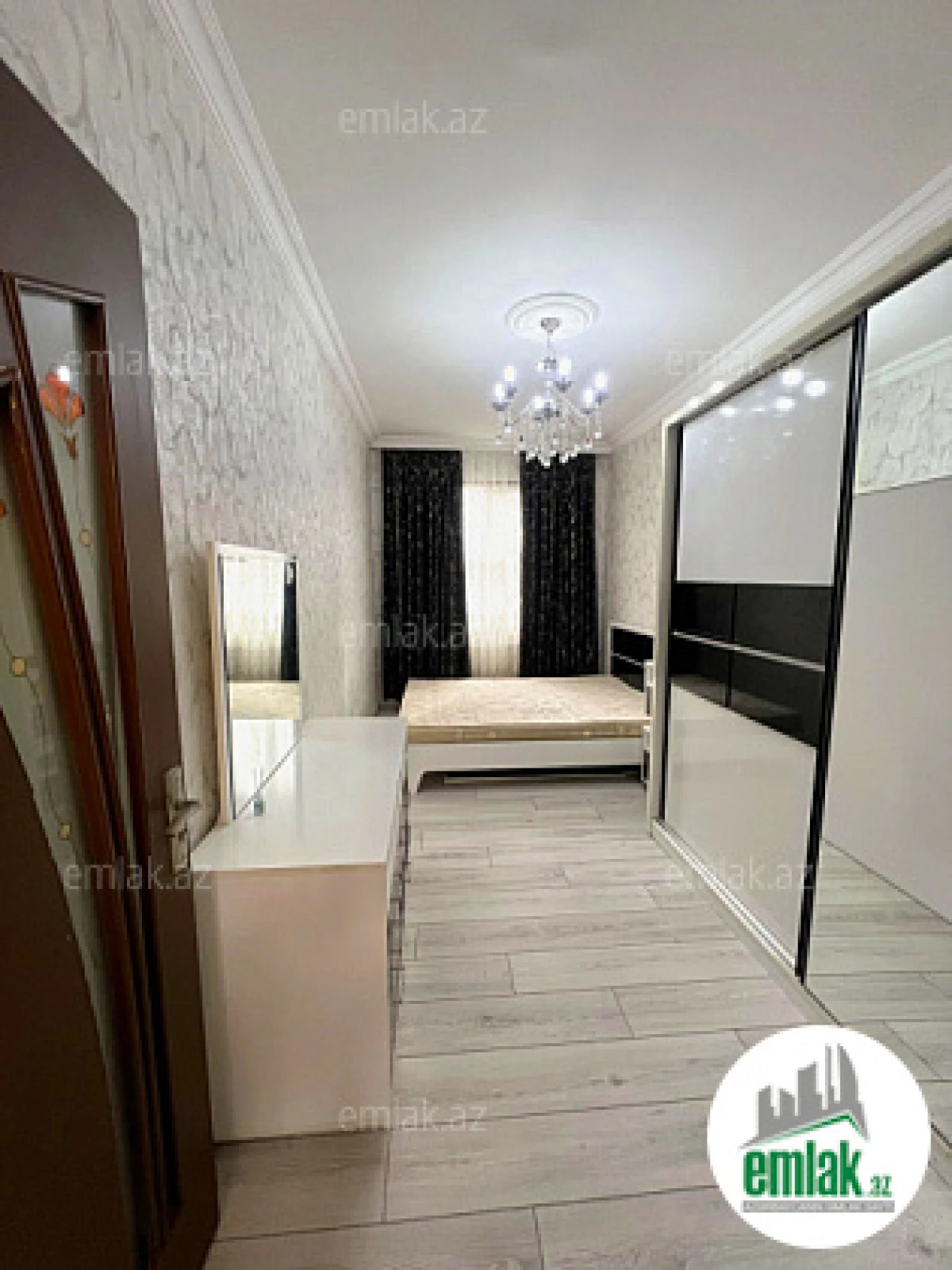 Satılır 2 otaqlı köhnə tikili 60 m²