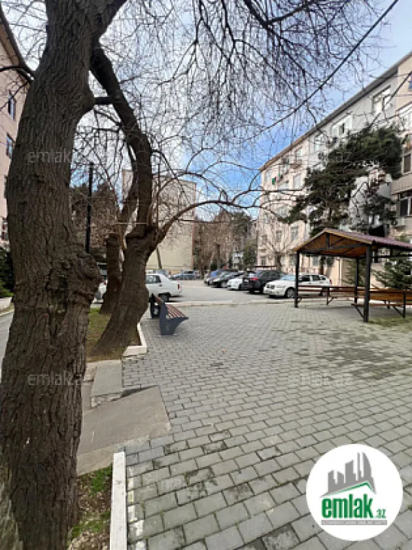 Satılır 2 otaqlı köhnə tikili 60 m²