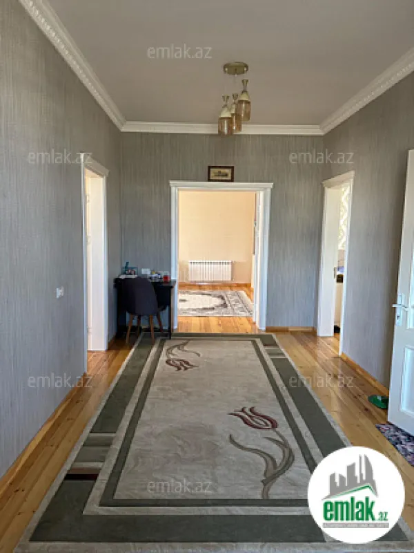 Satılır 6 otaqlı həyət evi 472 m²