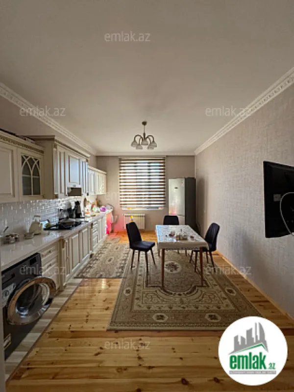 Satılır 6 otaqlı həyət evi 472 m²