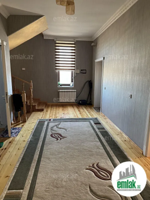 Satılır 6 otaqlı həyət evi 472 m²