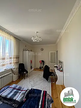 Satılır 6 otaqlı həyət evi 472 m²