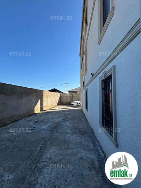 Satılır 6 otaqlı həyət evi 472 m²