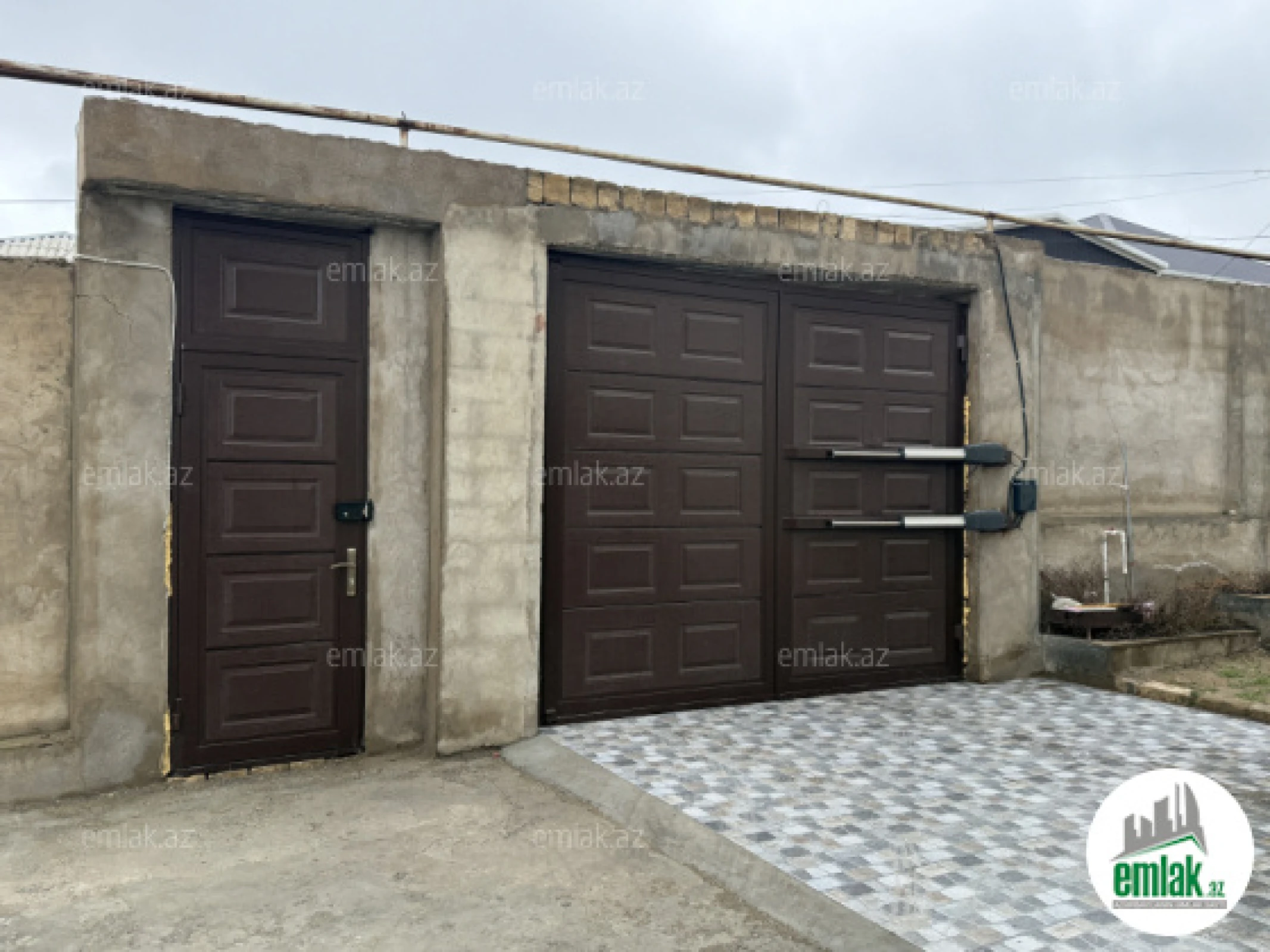 Satılır 6 otaqlı həyət evi 472 m²