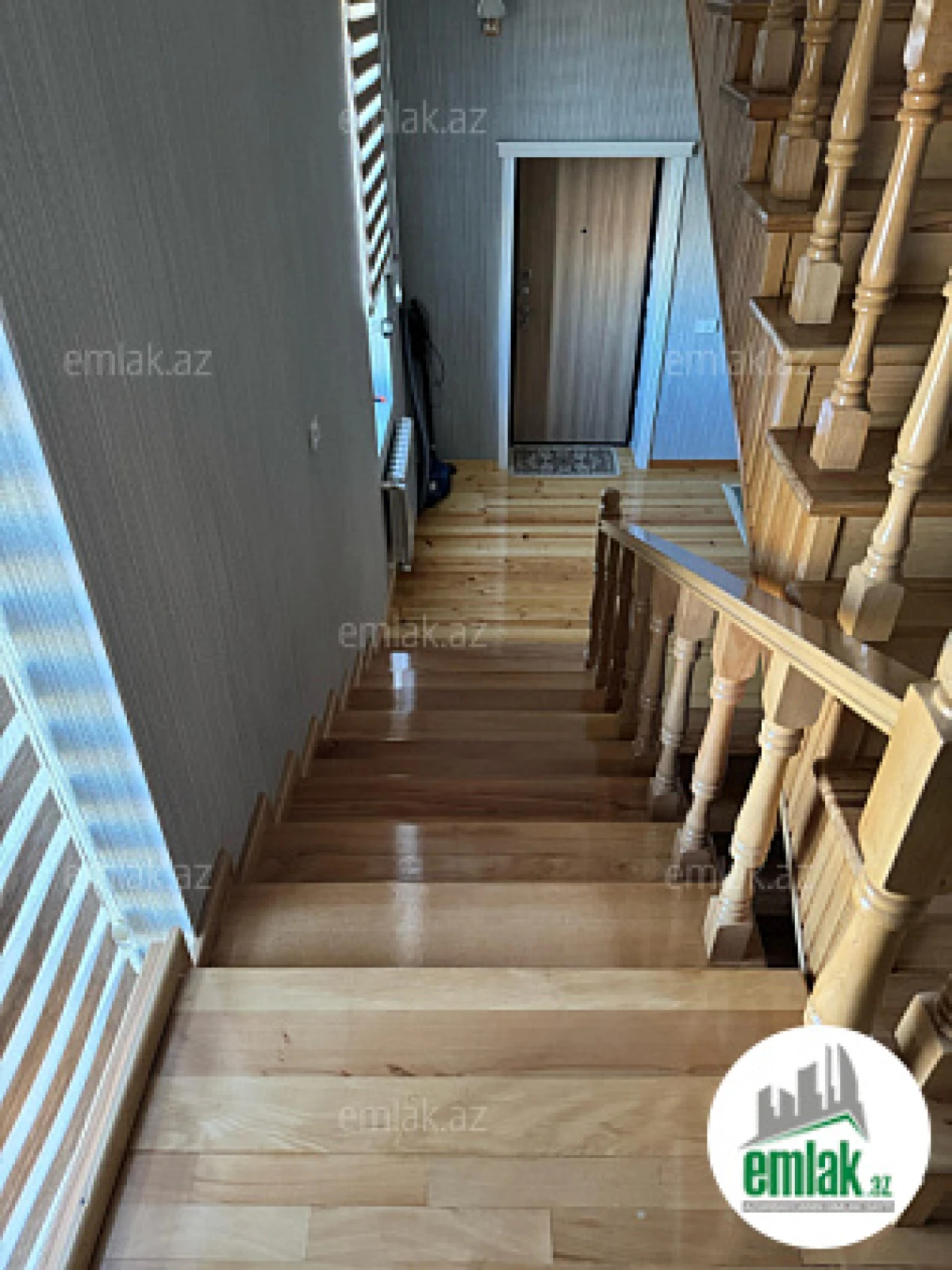 Satılır 6 otaqlı həyət evi 472 m²