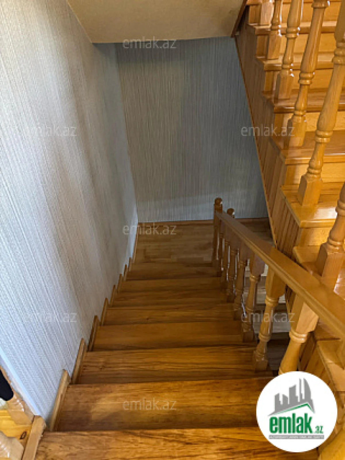 Satılır 6 otaqlı həyət evi 472 m²