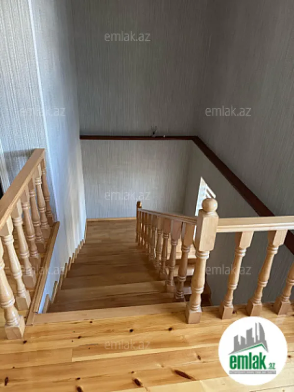 Satılır 6 otaqlı həyət evi 472 m²