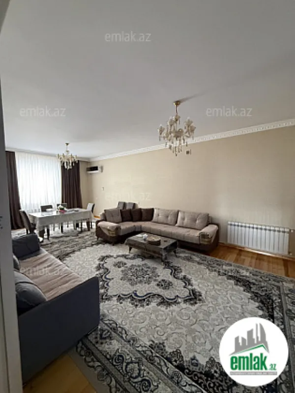 Satılır 6 otaqlı həyət evi 472 m²